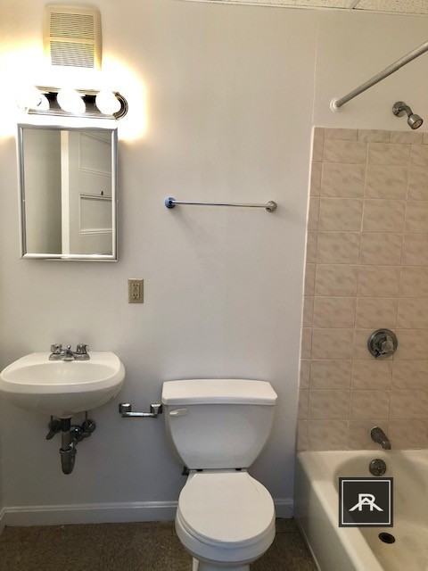 1063 Beacon St #9 - Photo 4 of 5