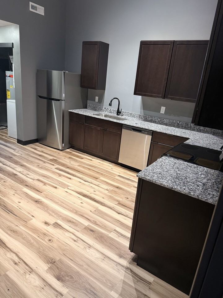 126 East Jefferson Street - Photo 6 of 18
