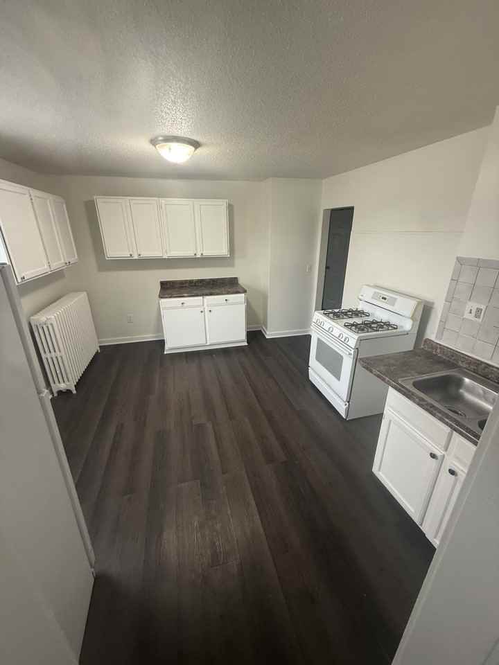 923 Payne Ave. - Photo 3 of 9