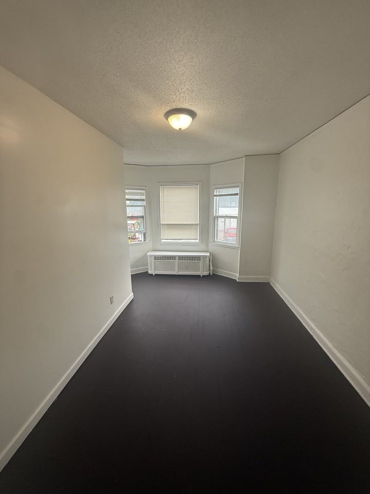 923 Payne Ave. - Photo 4 of 9