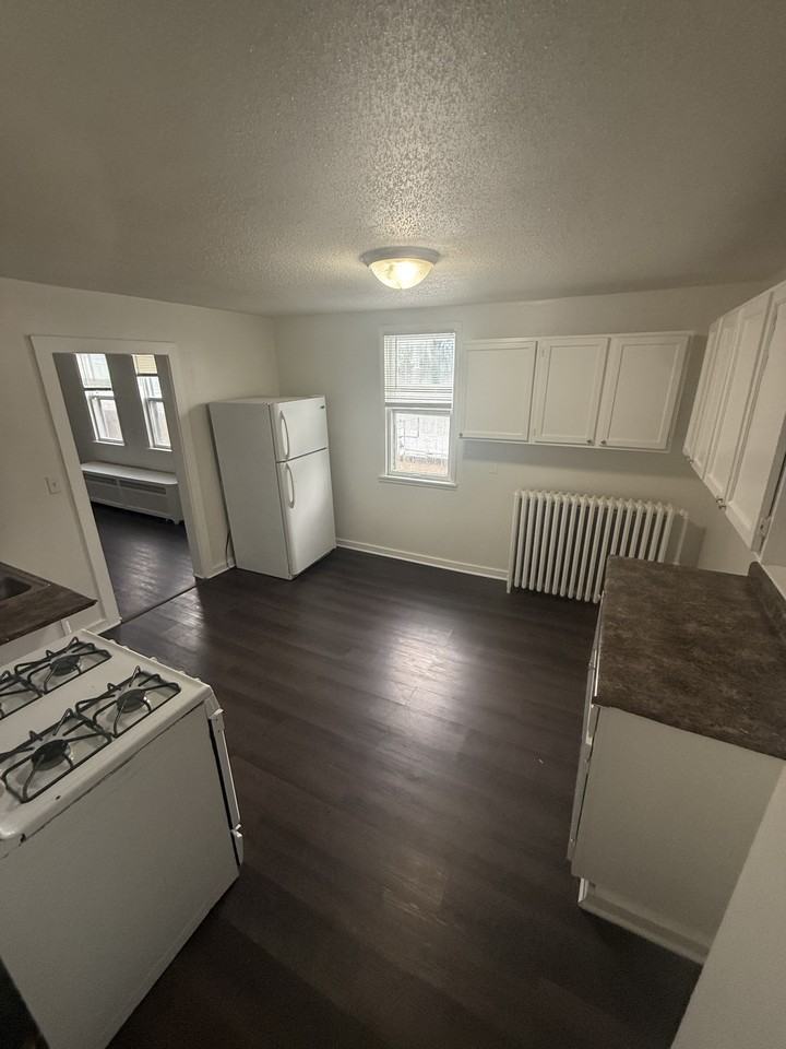 923 Payne Ave. - Photo 6 of 9