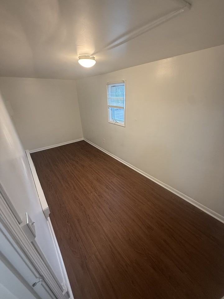 923 Payne Ave. - Photo 7 of 9