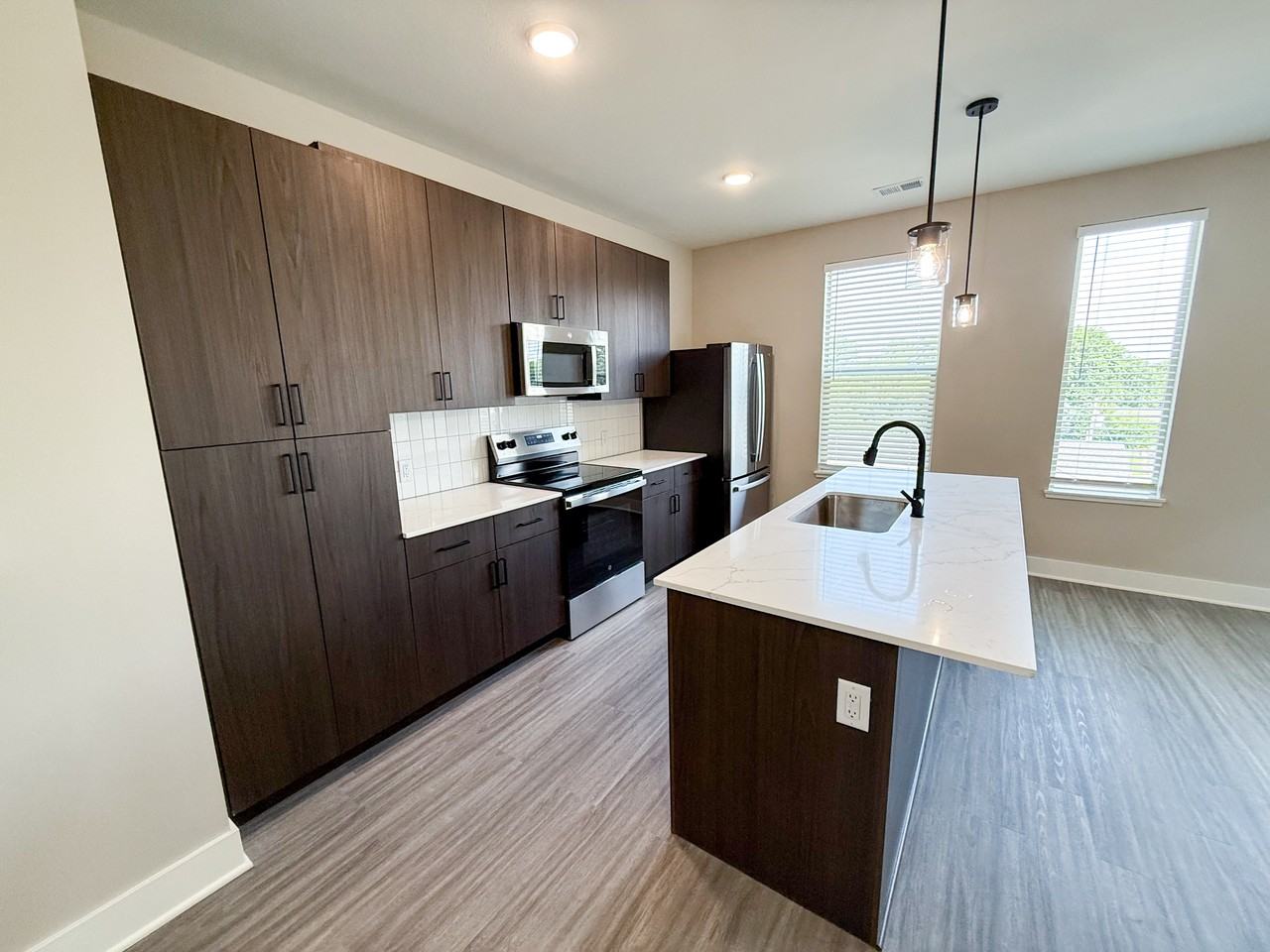 110 Southwest Market Street - Photo 3 of 50