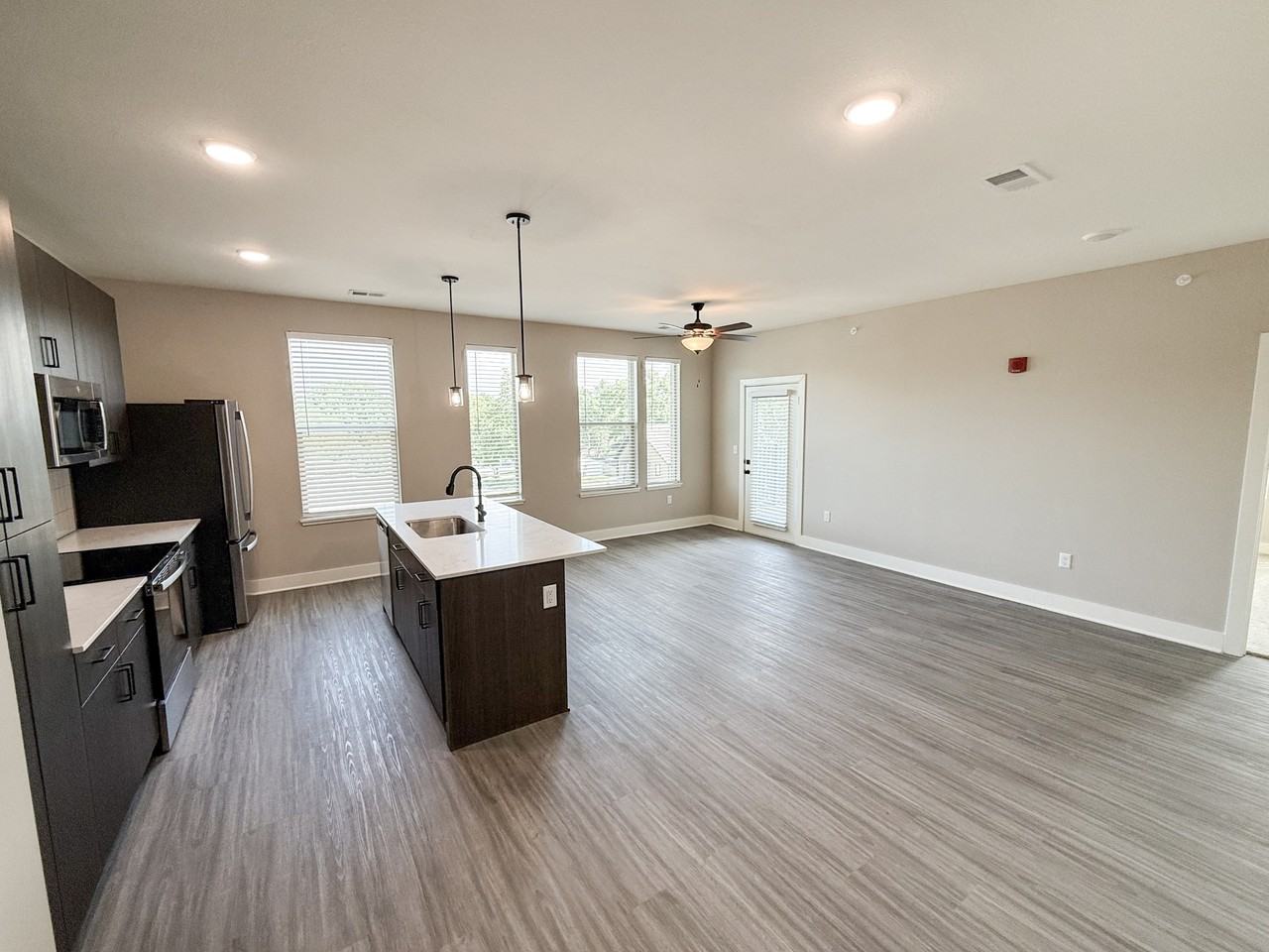 110 Southwest Market Street - Photo 4 of 50