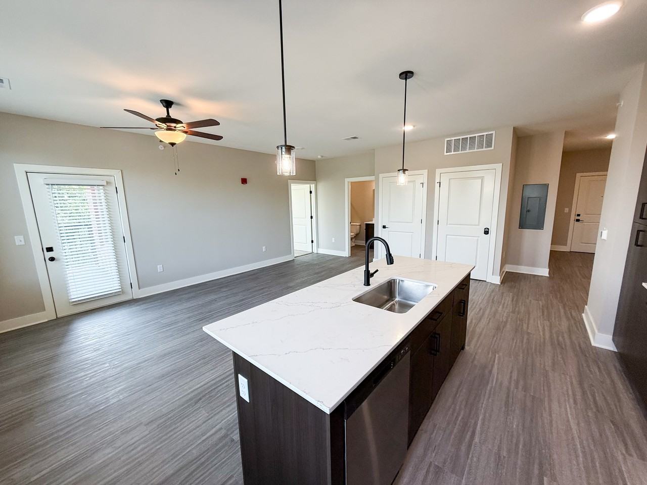 110 Southwest Market Street - Photo 5 of 50