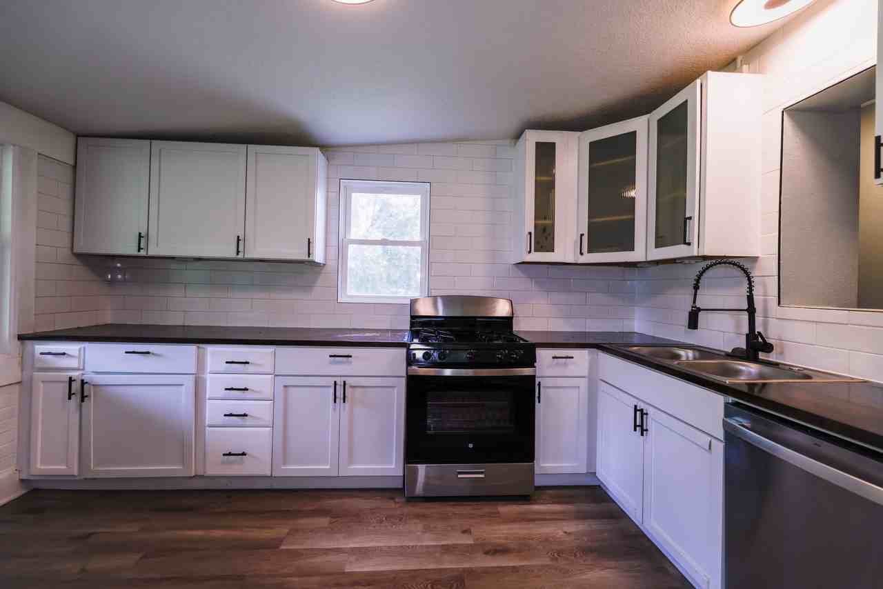 1962 Francis Ave - Photo 5 of 25