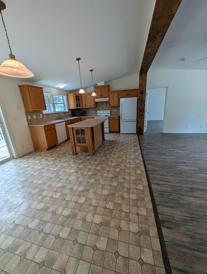 6173 Lake Ave - Photo 4 of 26