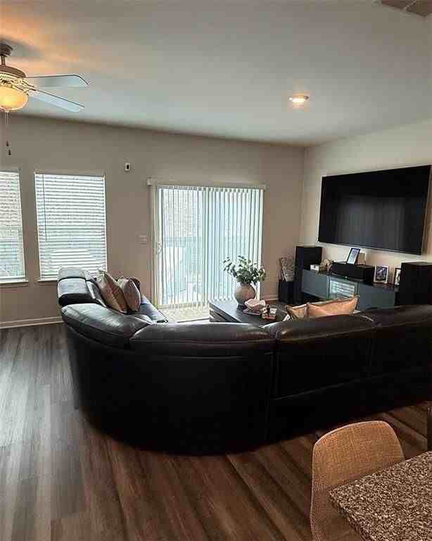 5542 Plain Field Ln - Photo 5 of 28