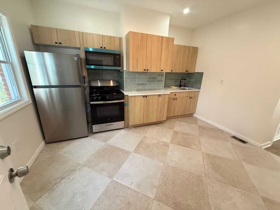 166 Maple Ave ##1 - Photo 3 of 13
