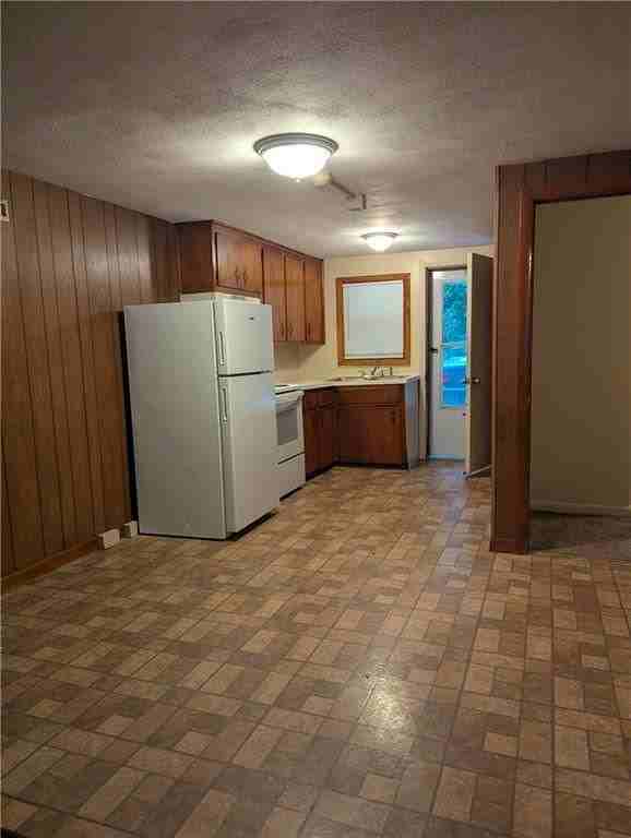 33 Gadoury Ave ##4 - Photo 2 of 8