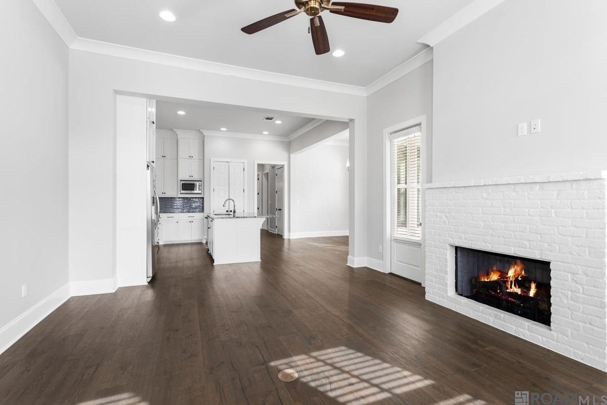 2040 Perennial Ln - Photo 4 of 13