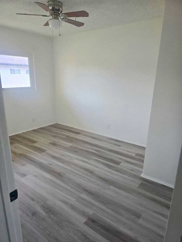 254 S Oak St - Photo 6 of 9