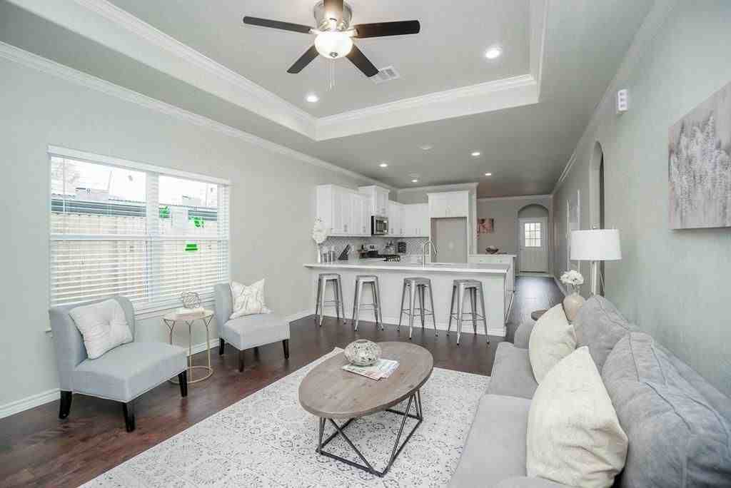 4202 Dacca Dr - Photo 4 of 42