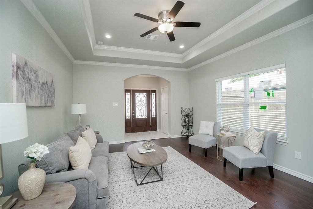 4202 Dacca Dr - Photo 7 of 42
