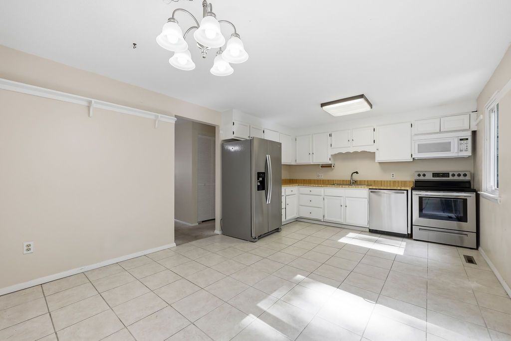 40 Conestoga Way - Photo 3 of 34