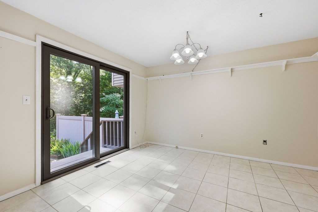 40 Conestoga Way - Photo 6 of 34