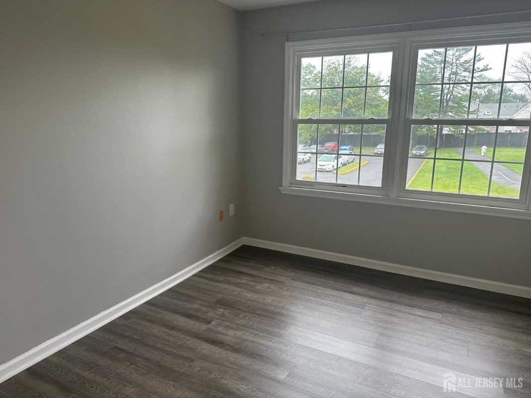 1027 Edpas Rd - Photo 7 of 13