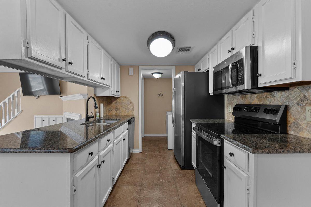251 Settlers Park Dr - Photo 3 of 11