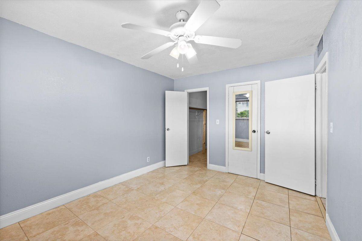 2531 Nw 39th Ter - Photo 7 of 19