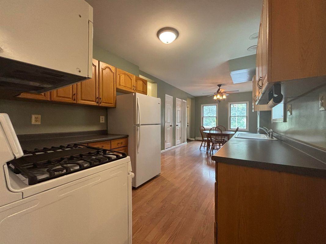 348 N State St - Photo 3 of 18