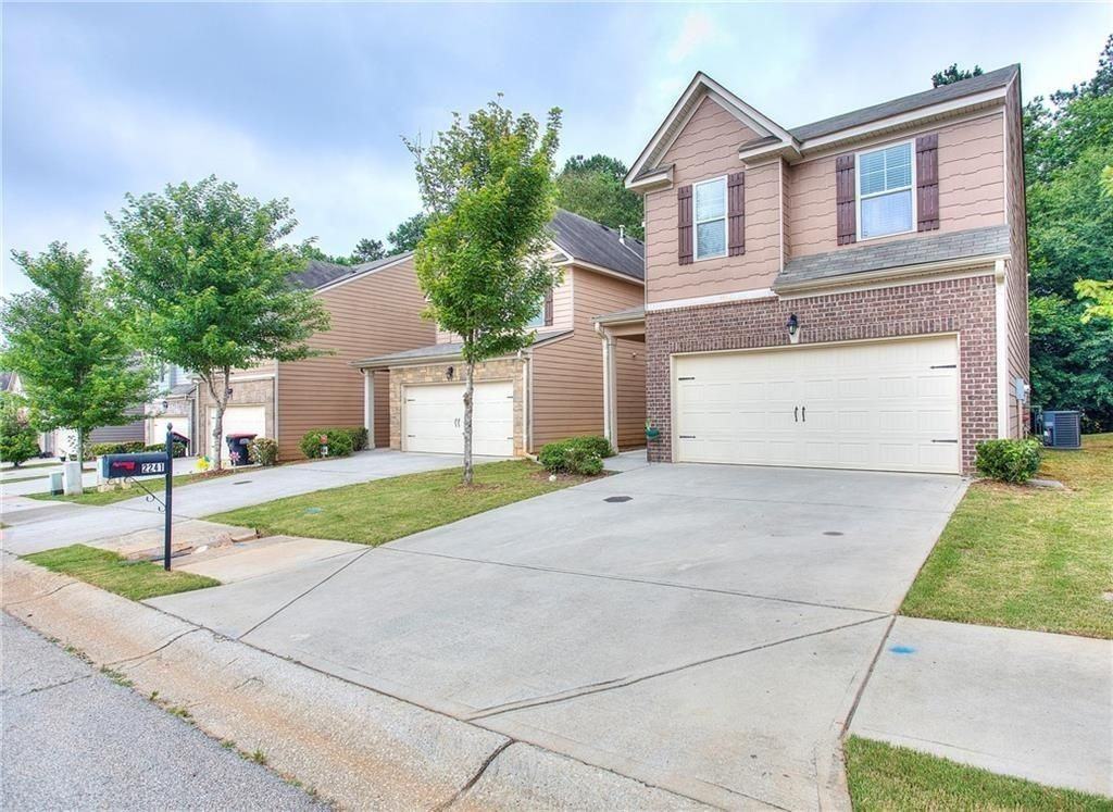 2241 Capella Cir Sw - Photo 4 of 37