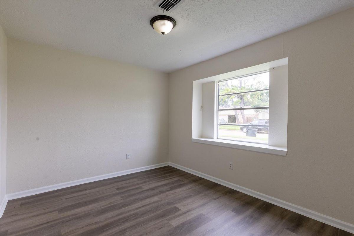 12314 Flushing Meadows Dr - Photo 3 of 7