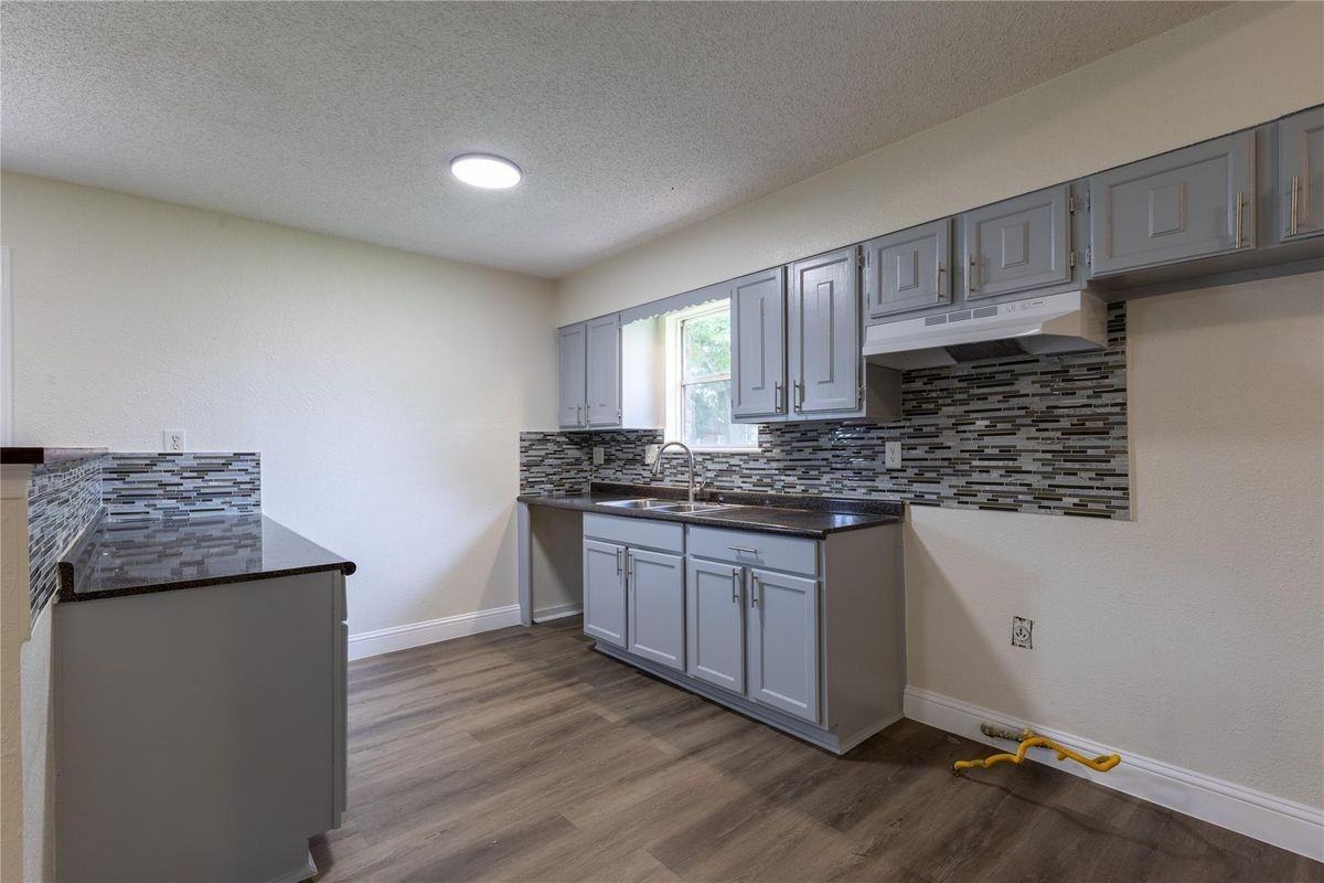 12314 Flushing Meadows Dr - Photo 5 of 7