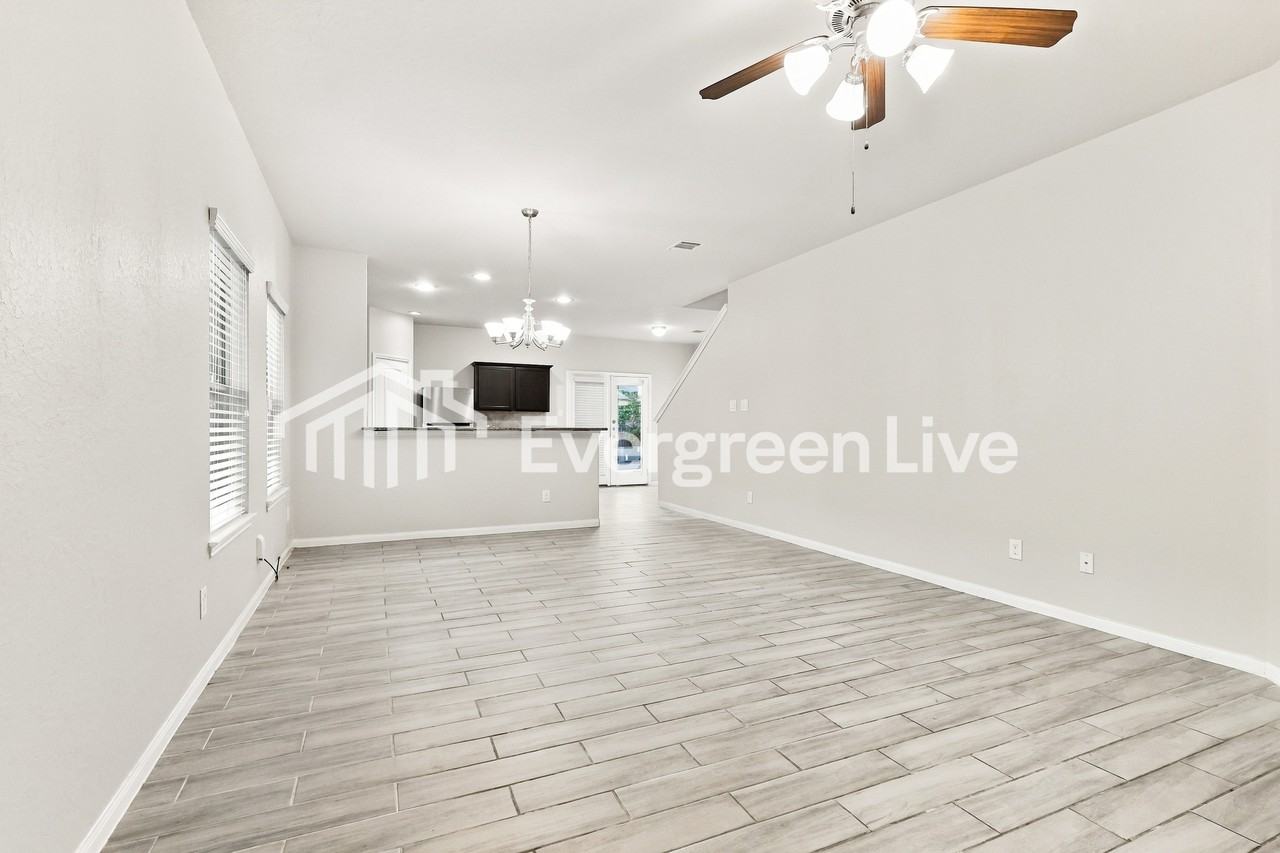 2910 Park Spring Ln - Photo 3 of 15