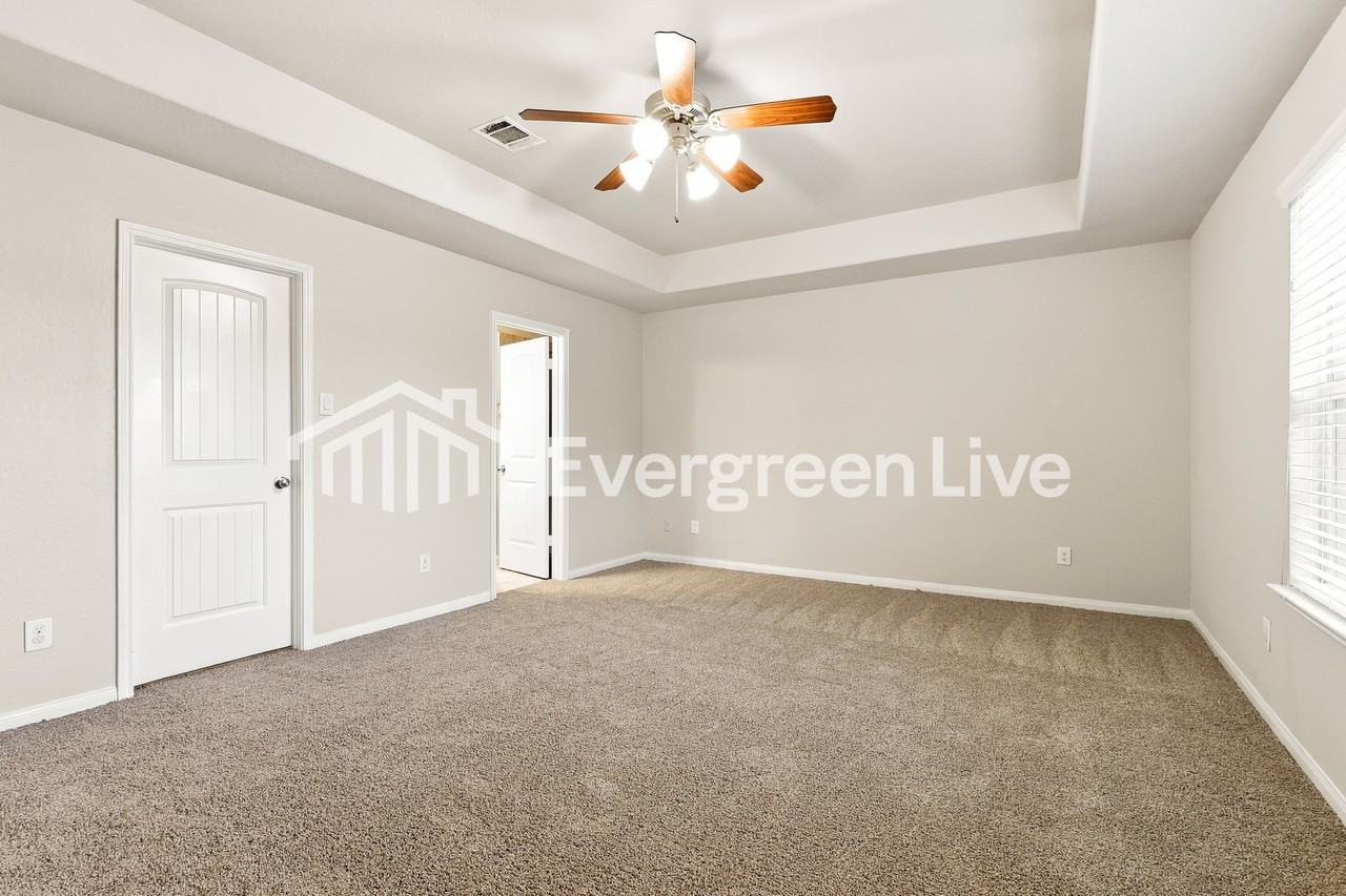 2910 Park Spring Ln - Photo 7 of 15