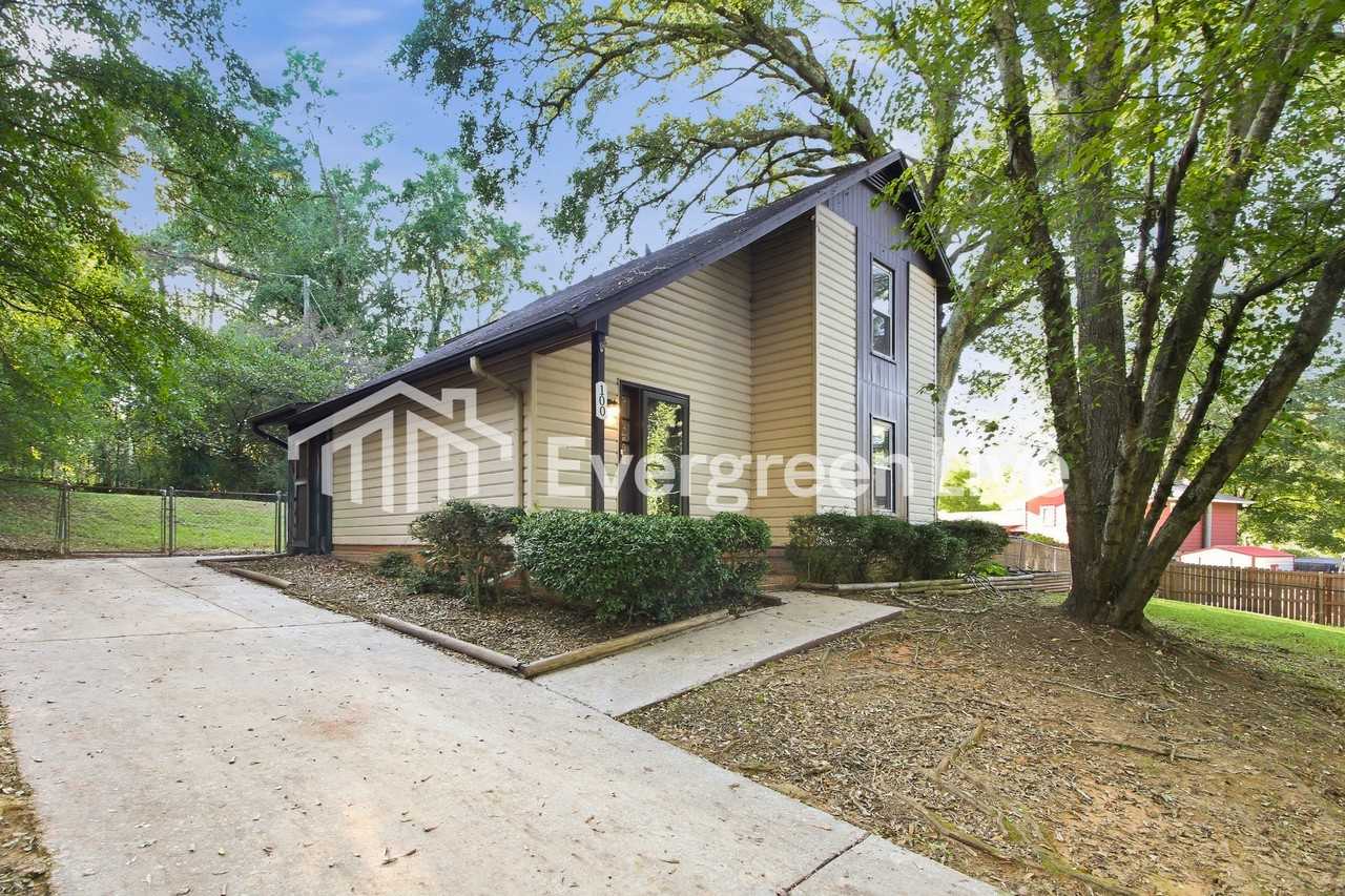 100 Lisa Ct - Photo 2 of 15