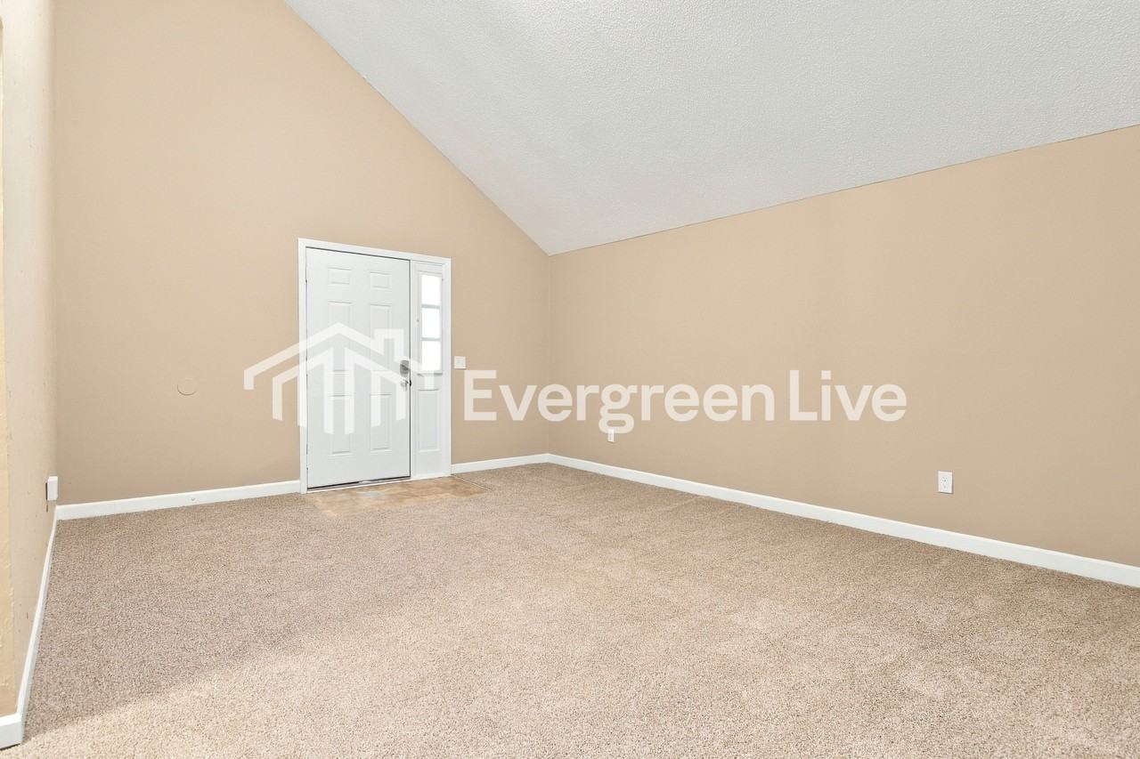 100 Lisa Ct - Photo 4 of 15