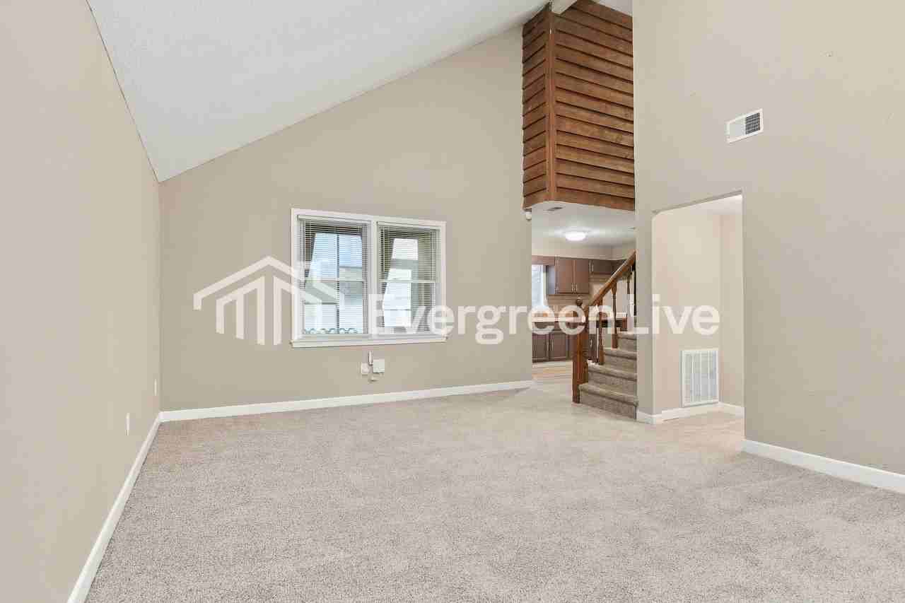 100 Lisa Ct - Photo 5 of 15