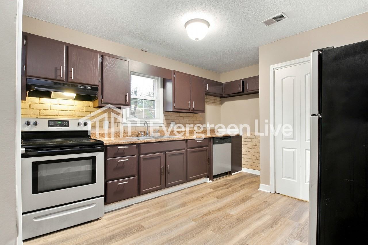 100 Lisa Ct - Photo 6 of 15