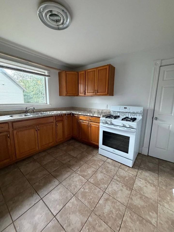 525 Minor Ave #2 - Photo 2 of 8
