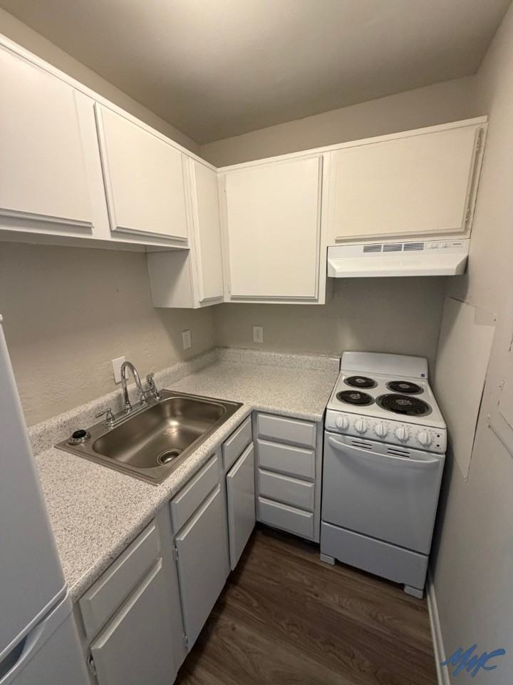 1418 E Main St #C25 - Photo 4 of 9