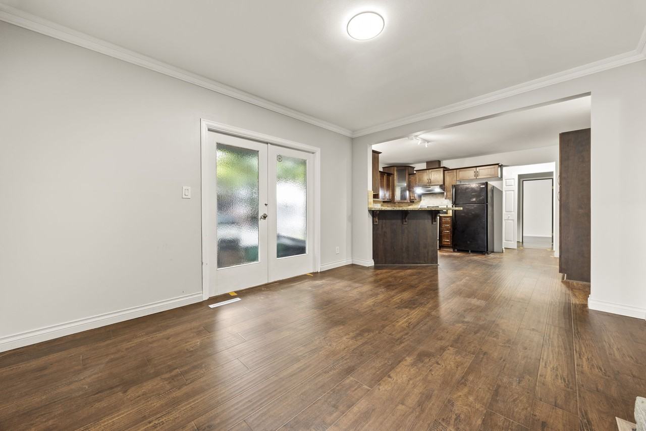 8495 164 Street - Photo 5 of 24