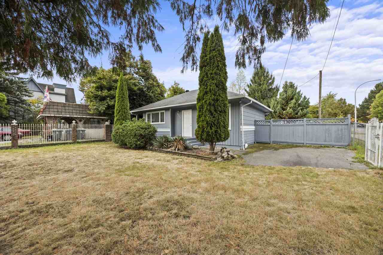 8495 164 Street - Photo 2 of 24