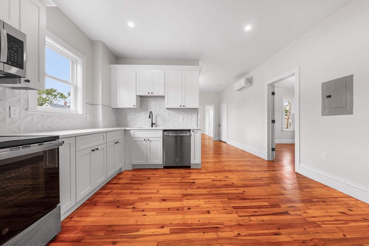 471 Beech St #2 - Photo 4 of 13