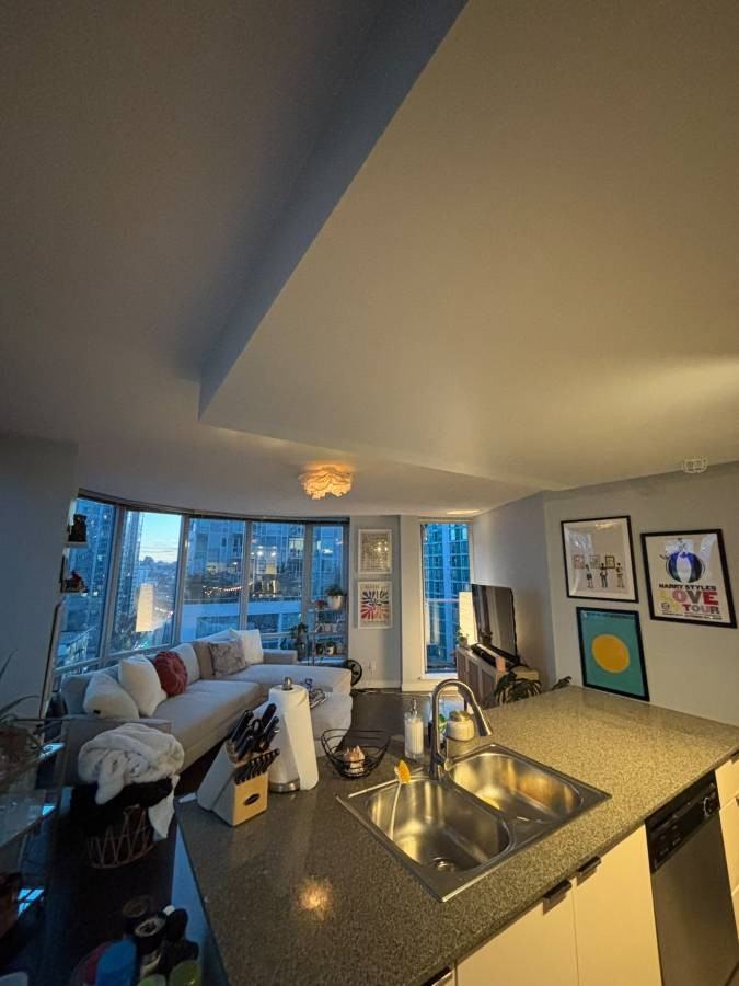 233 Robson Street #1107 - Photo 7 of 16
