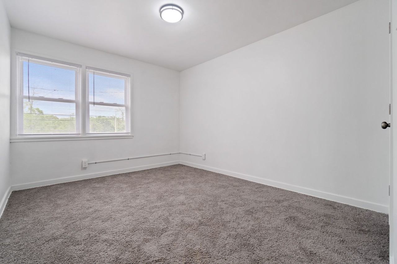 33 33 Midland Heights Circle - Photo 7 of 16