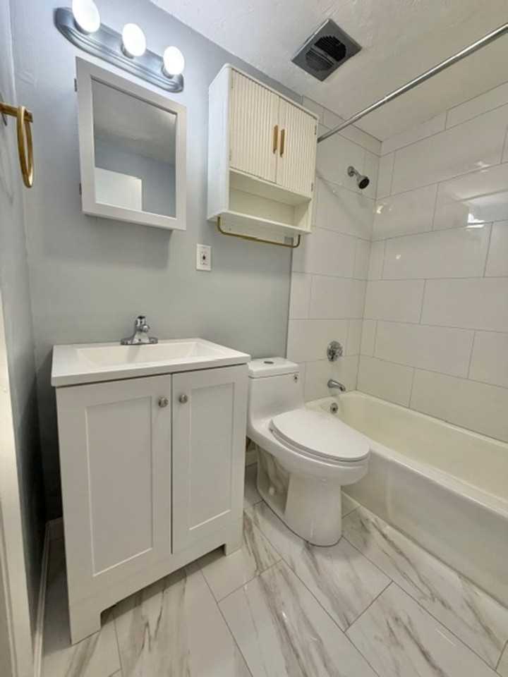 362 Centre St - Photo 7 of 9
