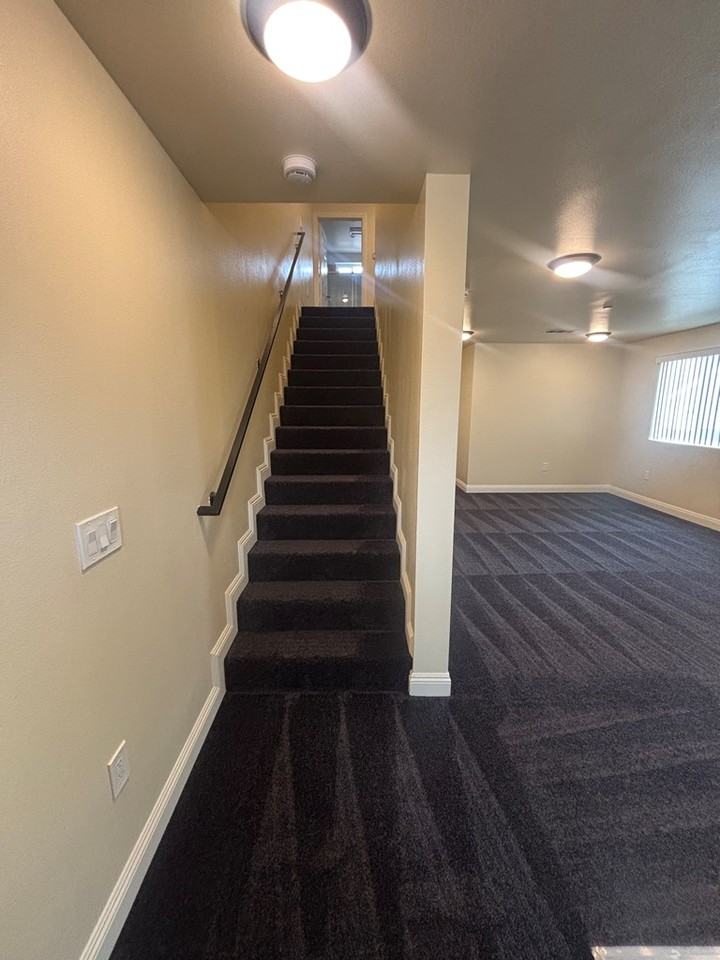 558 1/2 West 47th Street - Photo 3 of 18