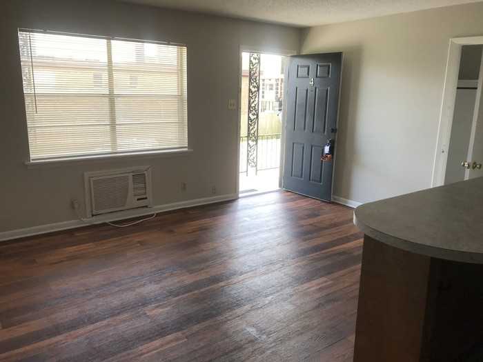 115 N Fillmore St - Photo 3 of 8