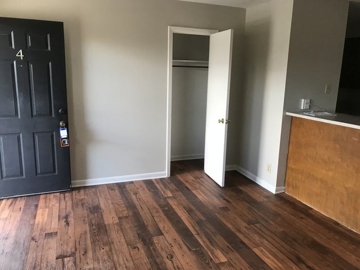 115 N Fillmore St - Photo 4 of 8