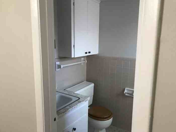 115 N Fillmore St - Photo 7 of 8