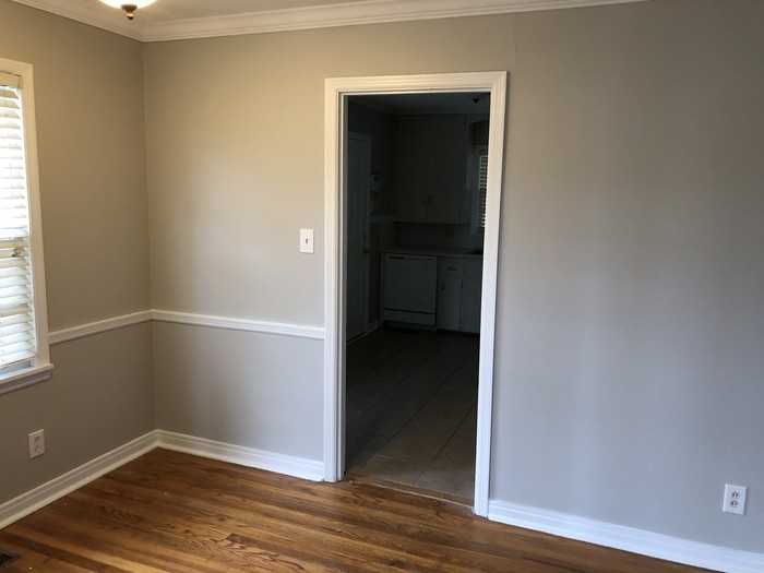 823 N Pierce St - Photo 3 of 10