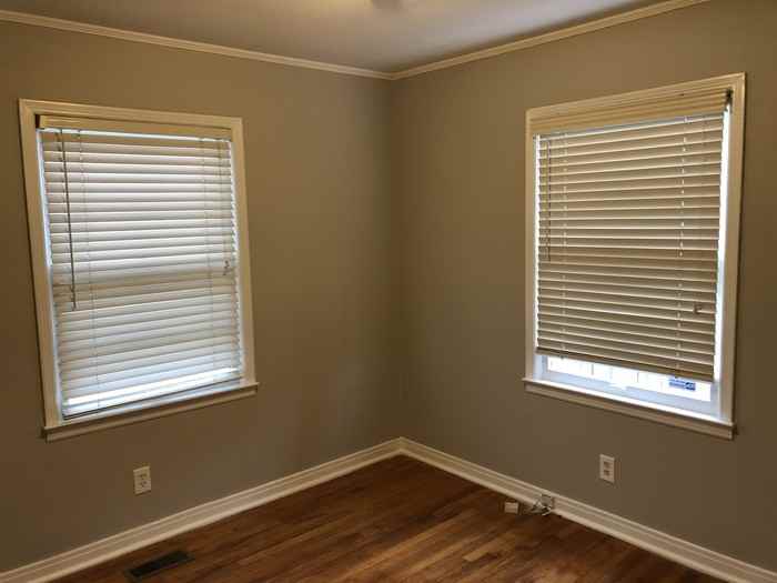 823 N Pierce St - Photo 7 of 10