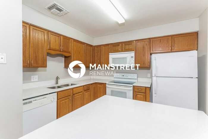 10312 Olcot St - Photo 6 of 16