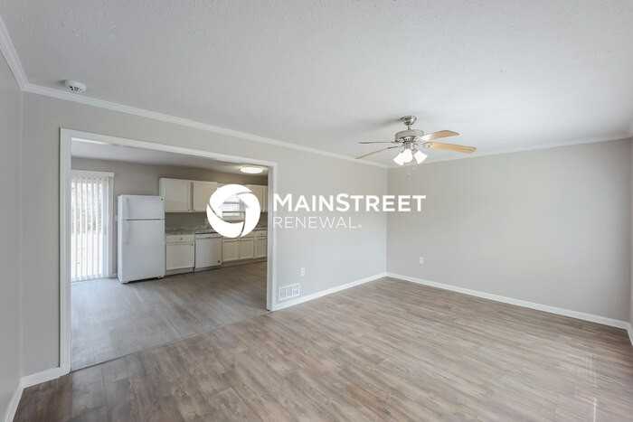 2073 Louis Xiv Ln - Photo 4 of 16
