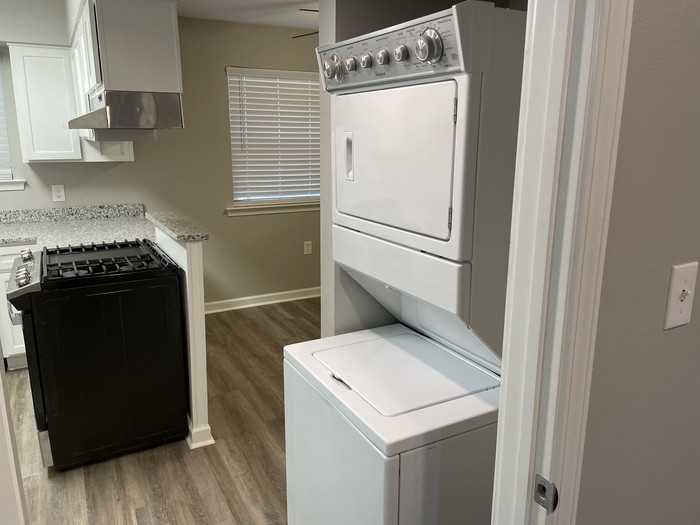 2100 Kavanaugh Blvd #A - Photo 3 of 10